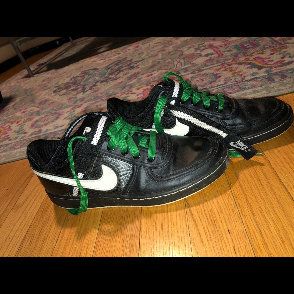 Nike low dunk size 9 women